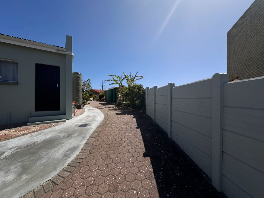 3 Bedroom Property for Sale in Stilbaai Wes Western Cape